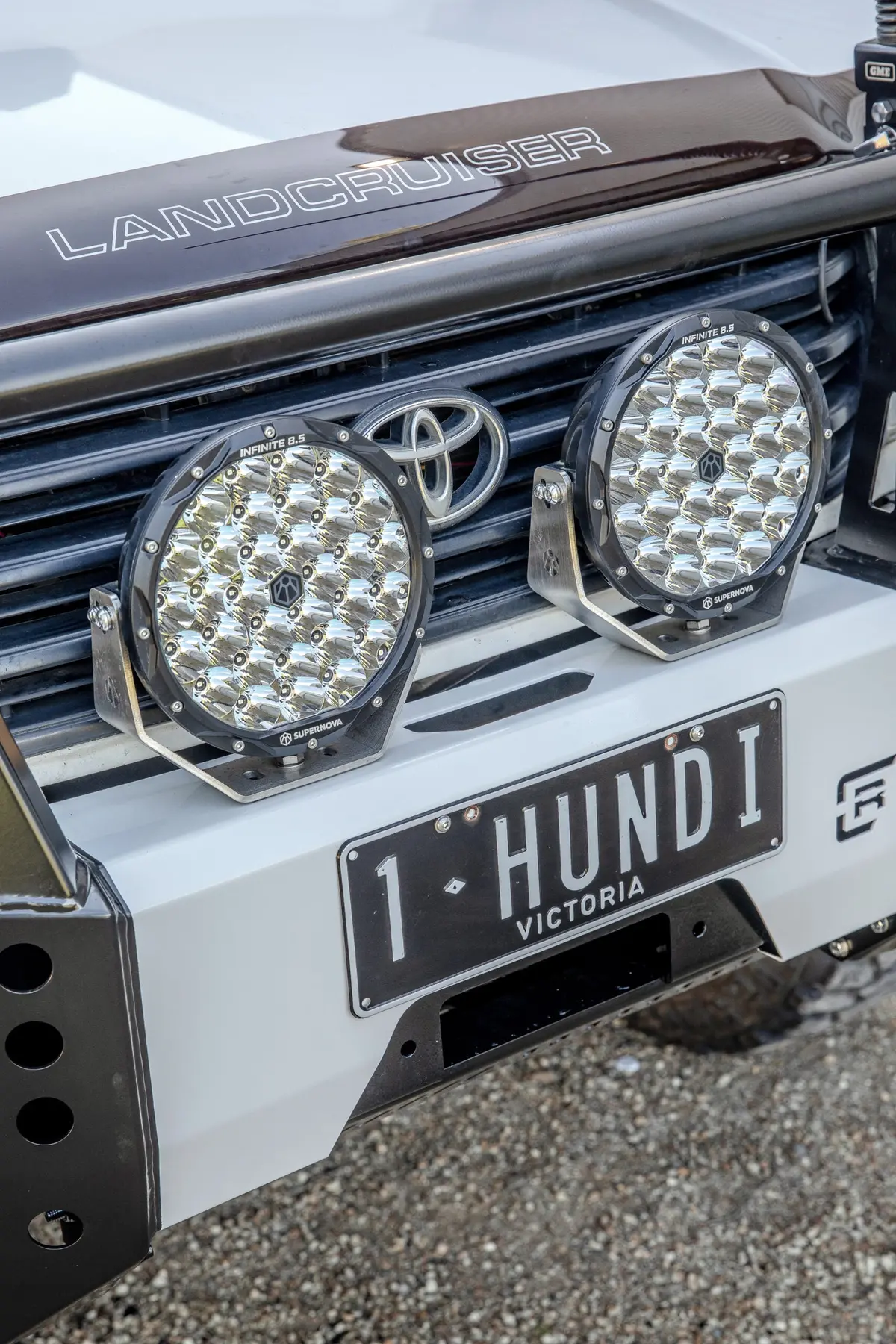 105 Series Dallas Bull Bar With Narva 90Mm 4 In 1 Fog Lamp 4