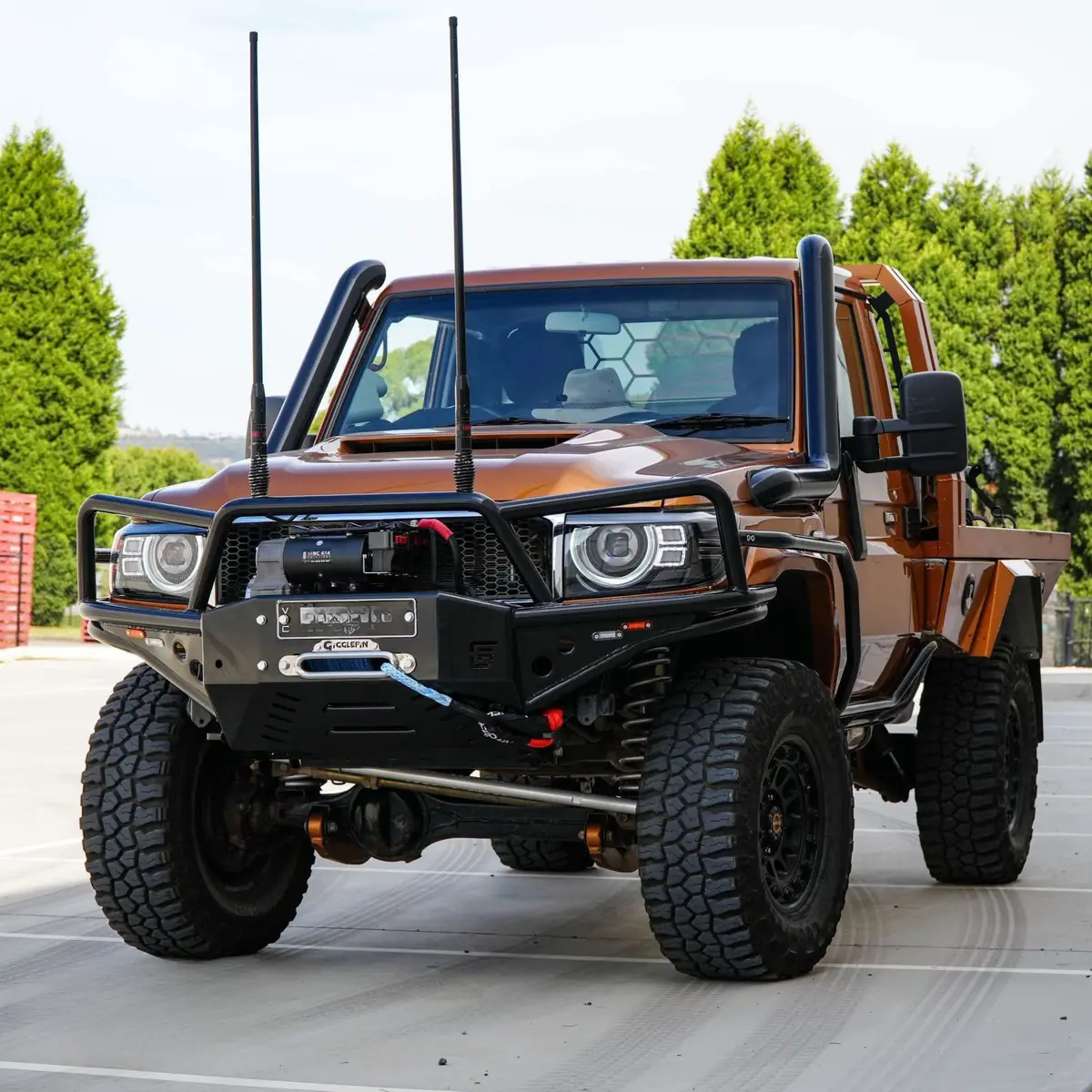 70 Series Toyota Landcruiser Pooly Bull Bar 1