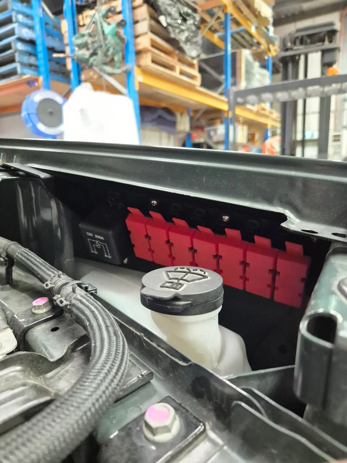 2020+ Chev 2500 In Fender Fuse Mount 1