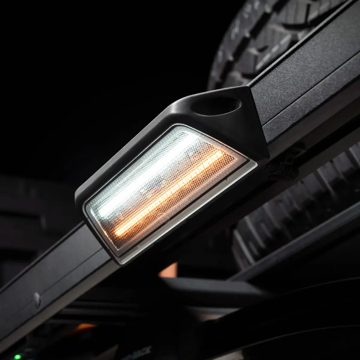 Hardkorr Tri-Colour Angled Led Work Light 1