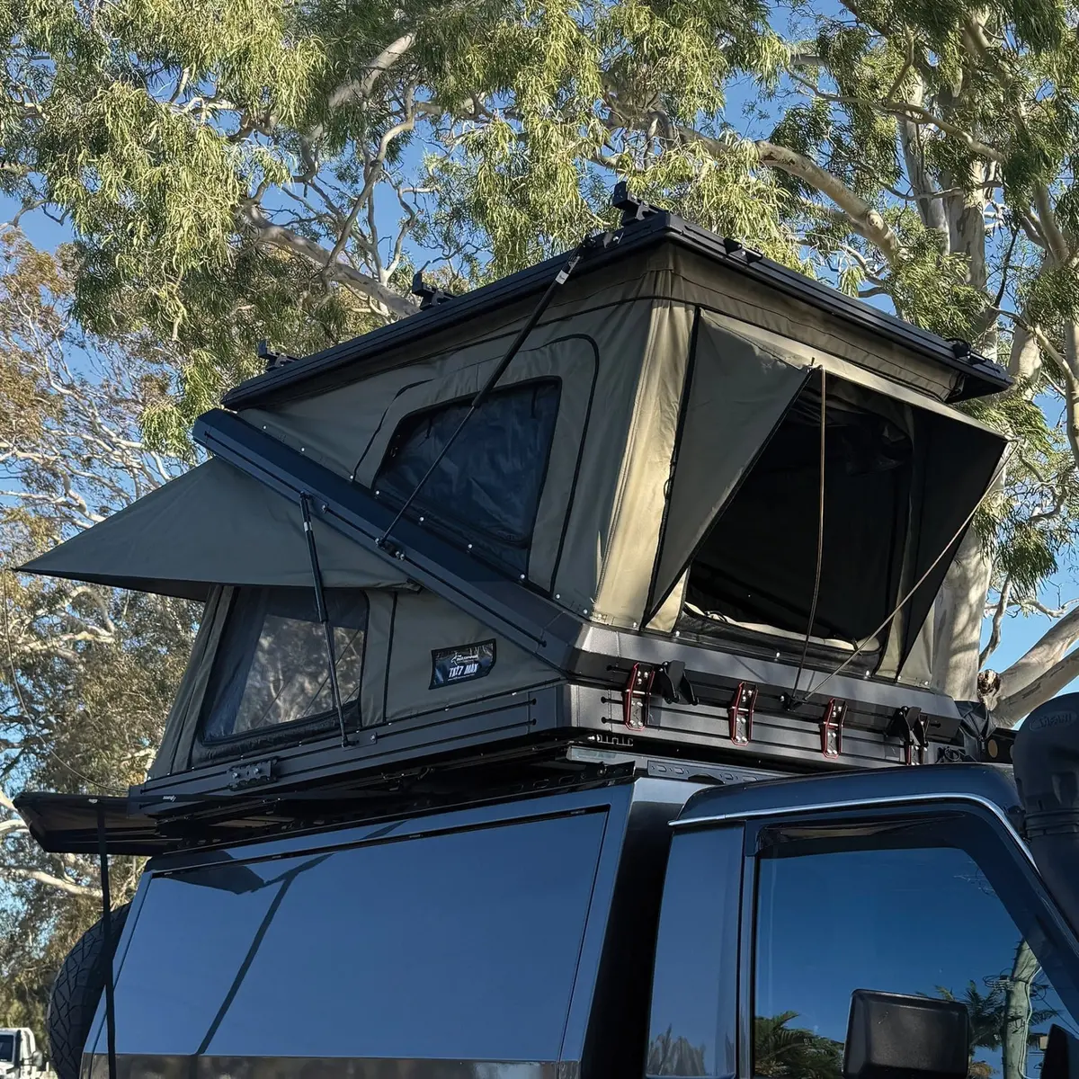 Tx27 Max Hardshell Rooftop Tent | The Bush Company 1