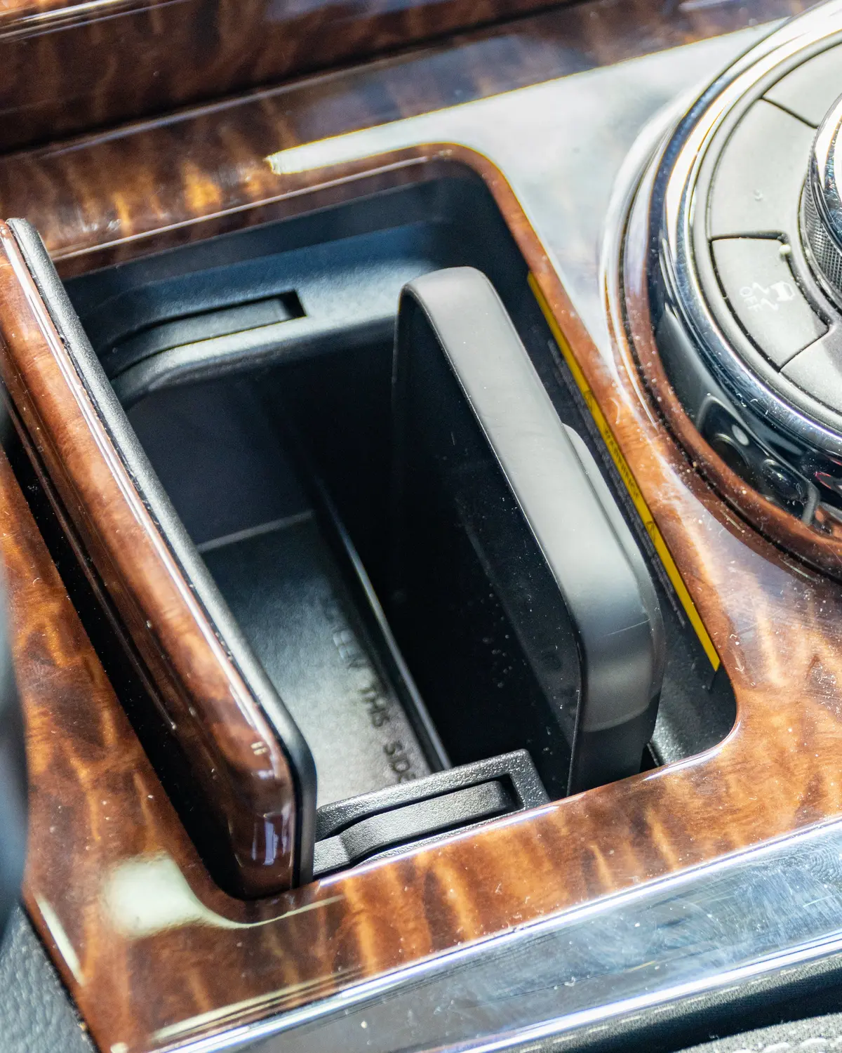 Ec Offroad Wireless Charger Pocket To Suit Nissan Y62 Patrol 1
