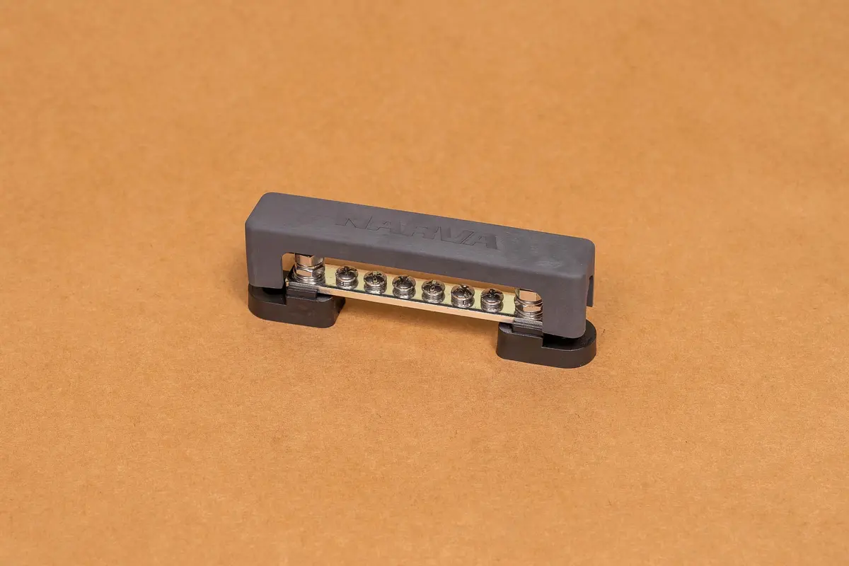 Narva 6-Position Busbar 1