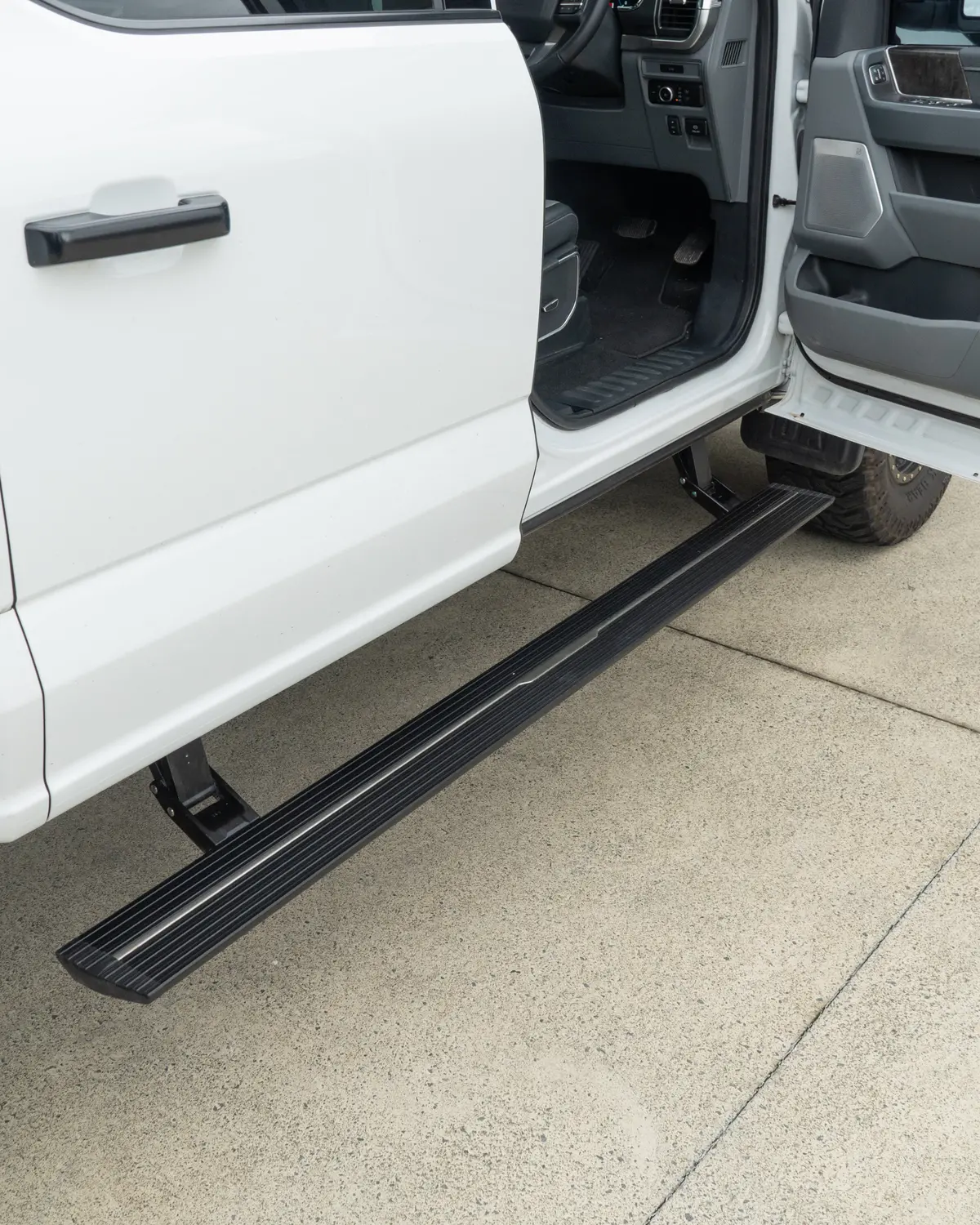 Electric Drop Down Side Steps To Suit Ford F150 (2015-25) 1