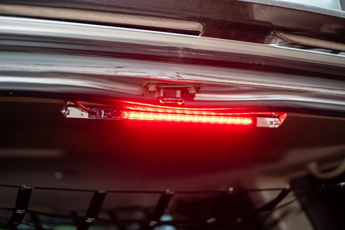 Nissan Y61 Gu Patrol Led Cargo Light/Bracket 1