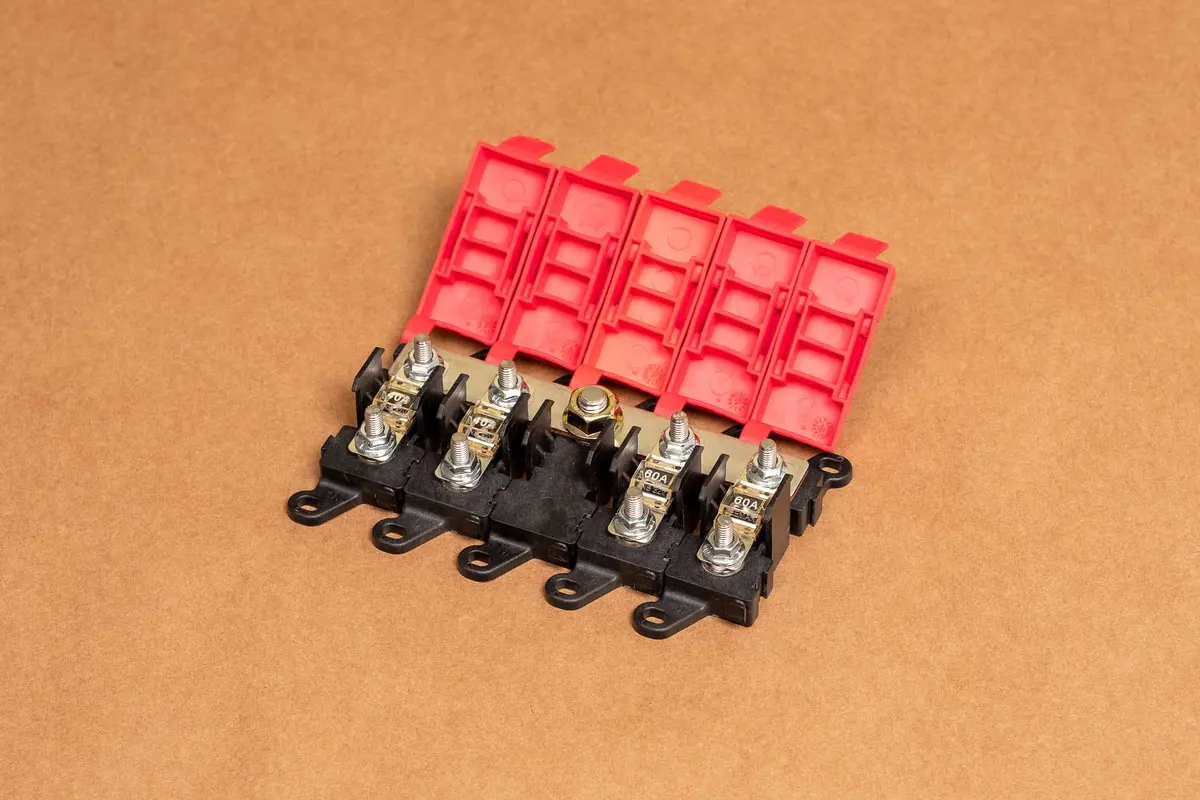 Modular Midi Fuse System 1