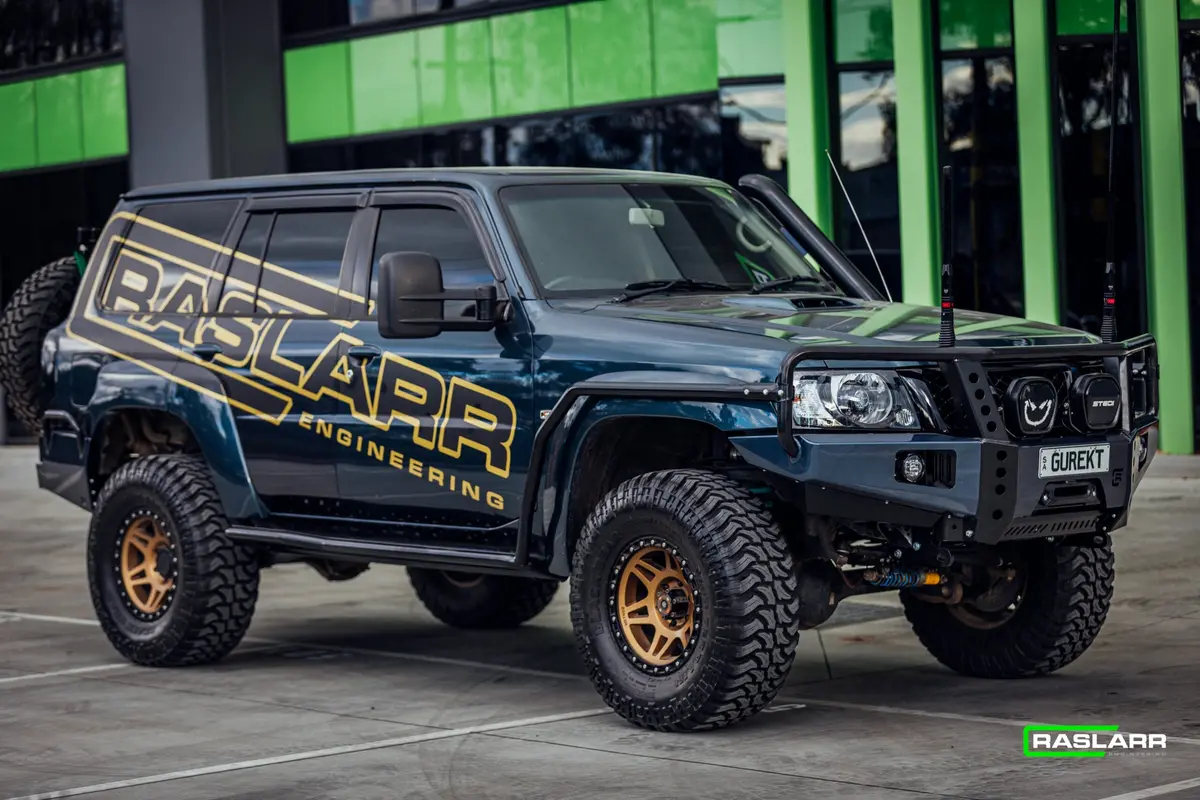 S4 Gu Patrol Dallas Bull Bar With Narva 90Mm 4 In 1 Fog Lamp 2