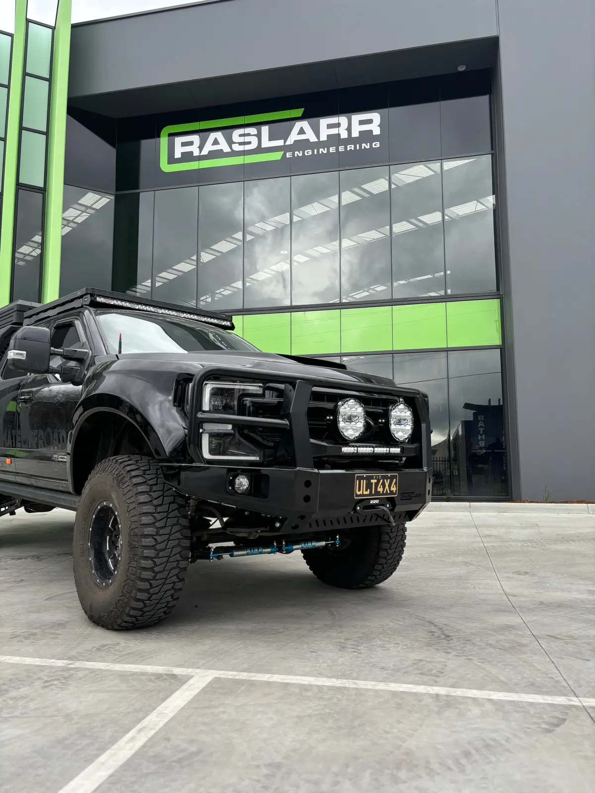 Ford F250 & F350 Dallas Bull Bar 1