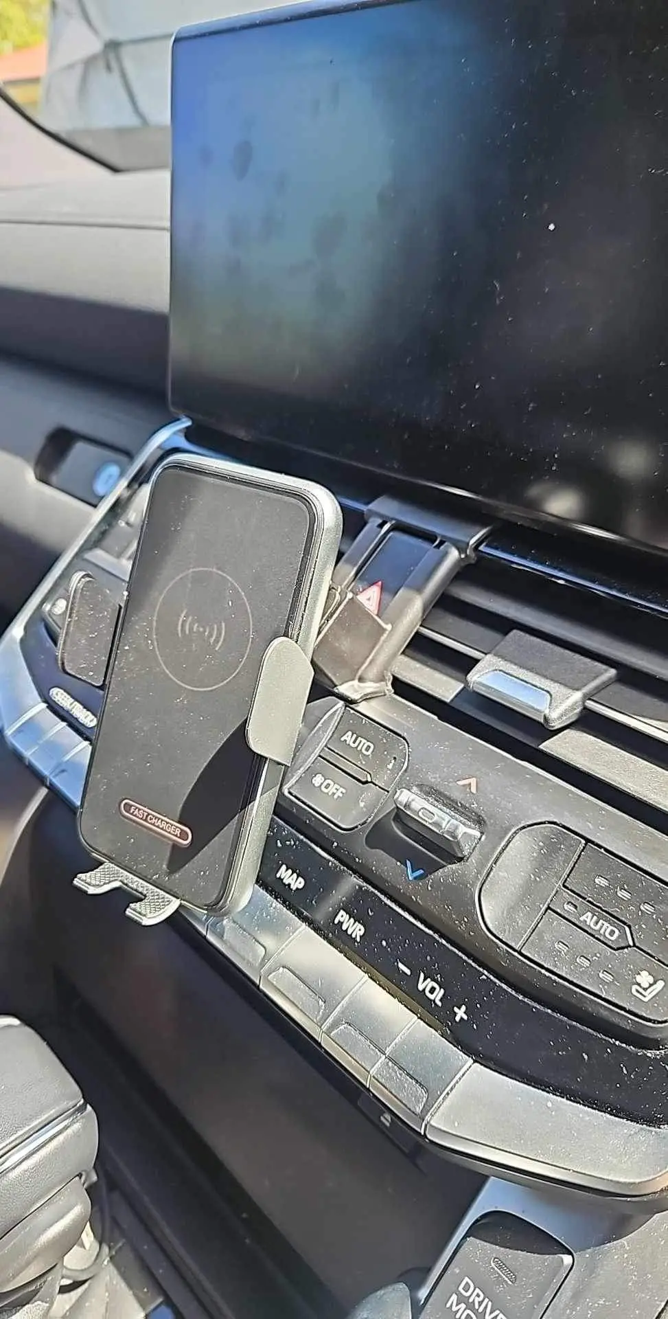 Phone Holder Mount To Suit 300 Series Landcruiser & Charger 2