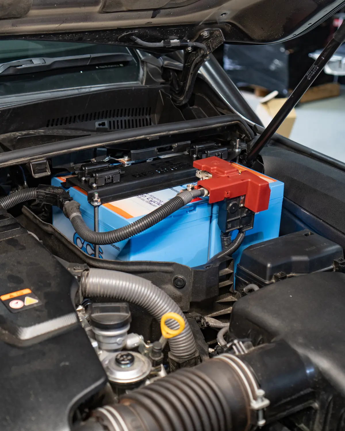 180Ah Dcs Twin Lithium Under Bonnet To Suit 300 Series Landcruiser 1