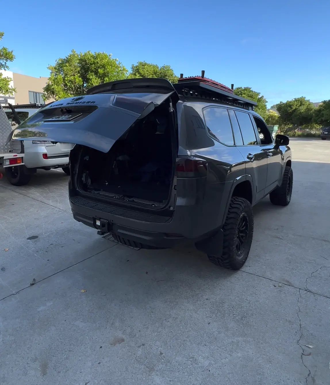 Automatic Tailgate Lifter To Suit Landcruiser 300 2