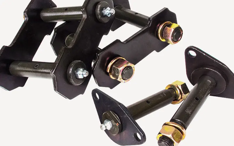 Tough Dog Greasable Shackles - Rear (Navara Np300) 1