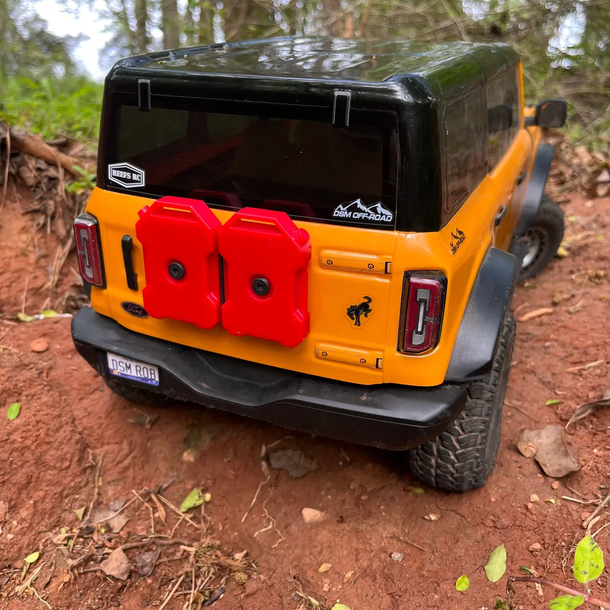Fuel Cans & Mount (Fits Traxxas® Trx4 2021 Bronco) 1