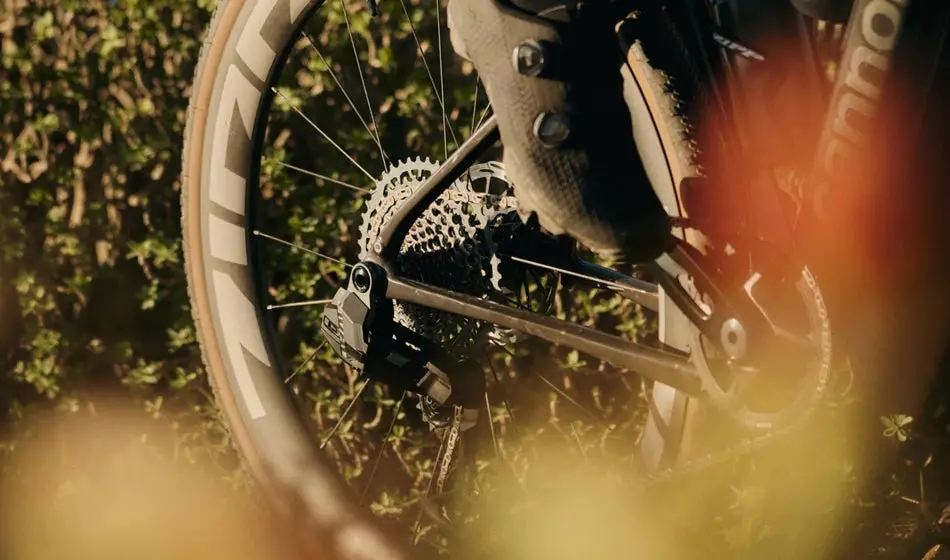 Sram Rival E1 Xplr Etap Axs 13-Speed Electronic Gravel Groupset - 165Mm Crank / 10-46T Cassette 2