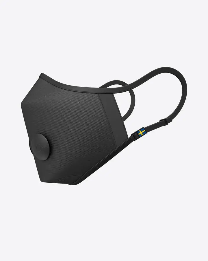 Airinum Urban Air Mask 2.0 - With Filters, Valves & Headstrap 1
